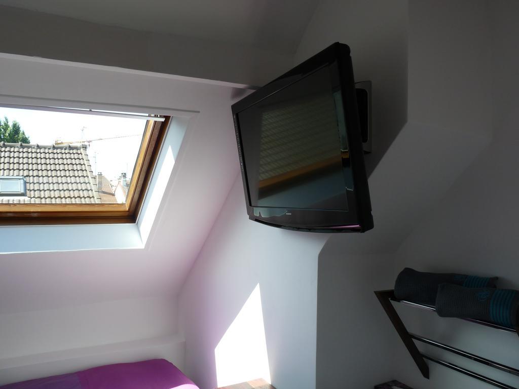 Du Cote De Chez Jos Hotel Bezons Bilik gambar