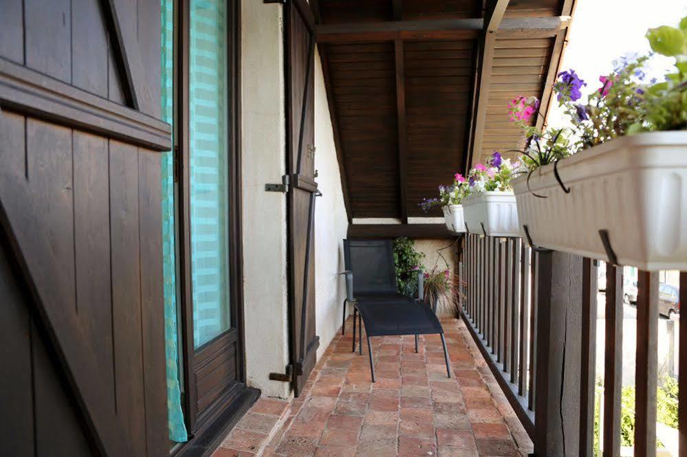Du Cote De Chez Jos Hotel Bezons Luaran gambar